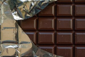 Cioccolato fondente ogni giorno: ecco cosa accade al cuore e all'umore